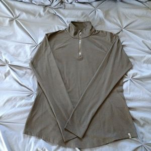 *Mountain Hardwear Quarter Zip*